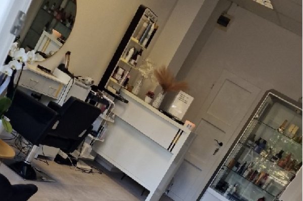 Black&White Hajstudio